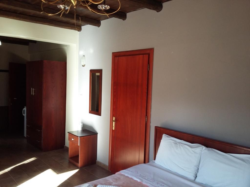 Káto Loutrákion Voreas Hotel חדר תמונה